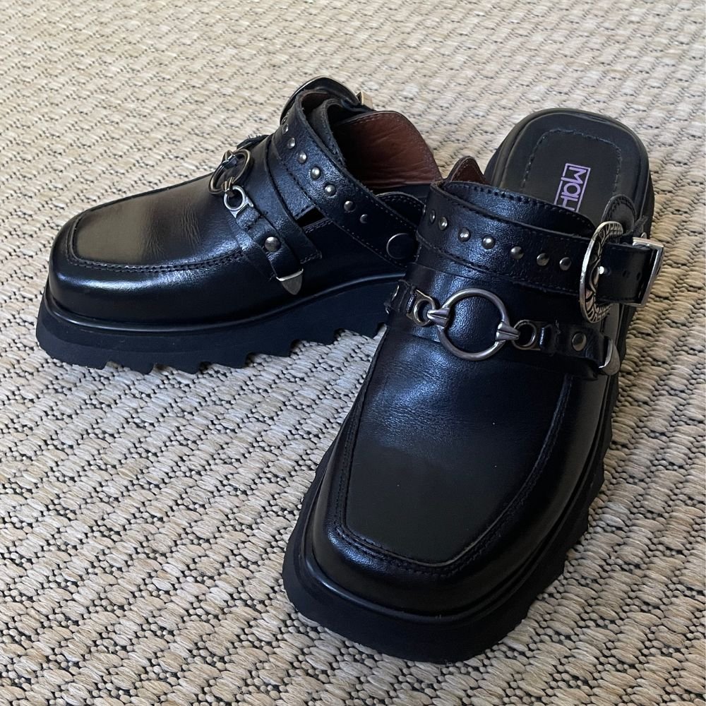 06 mule tratorado boho mah hardy couro preto